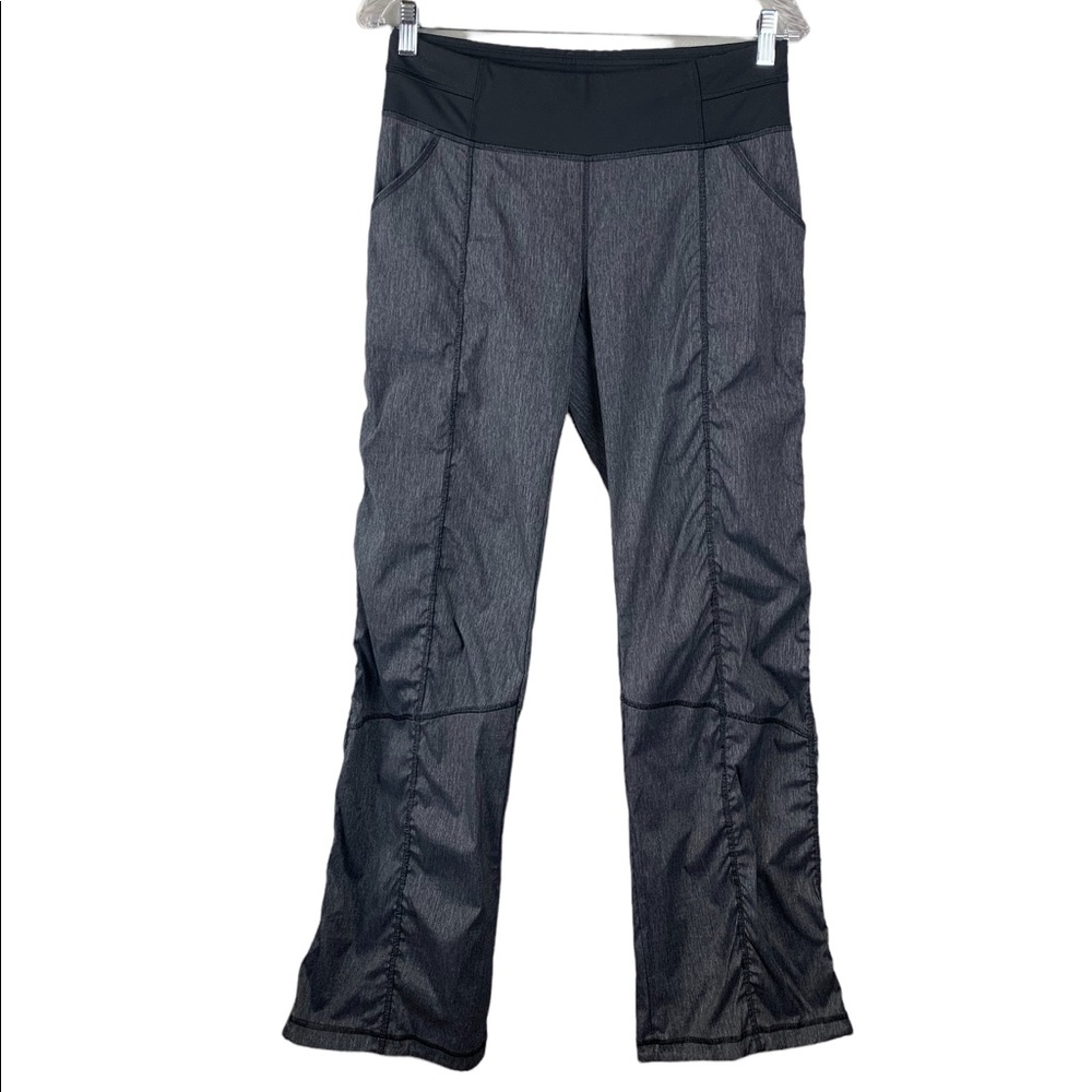 Lucy Pants Sz 4 with 2 pockets.